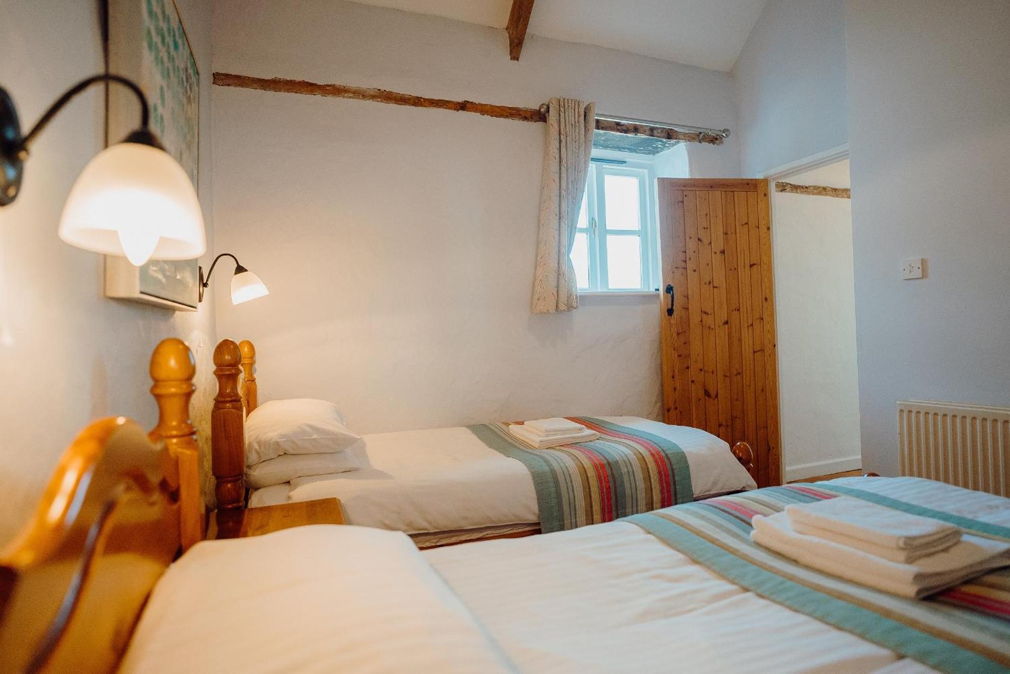 Celtic Haven Hotel Lydstep Ngoại thất bức ảnh